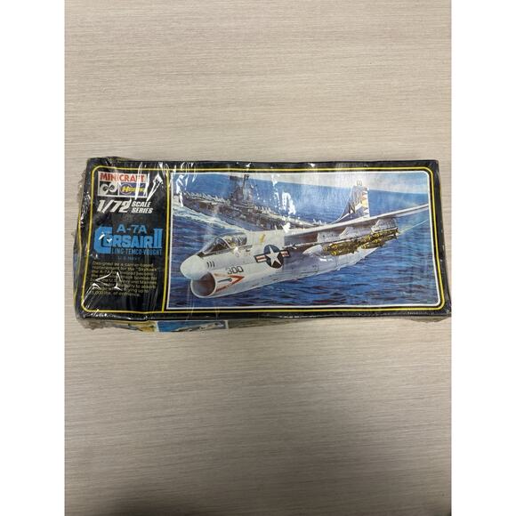 Hasegawa 1/72 A-7A Corsair II Vintage Model Kit Minicraft CV JD NEW - Picture 1 of 5